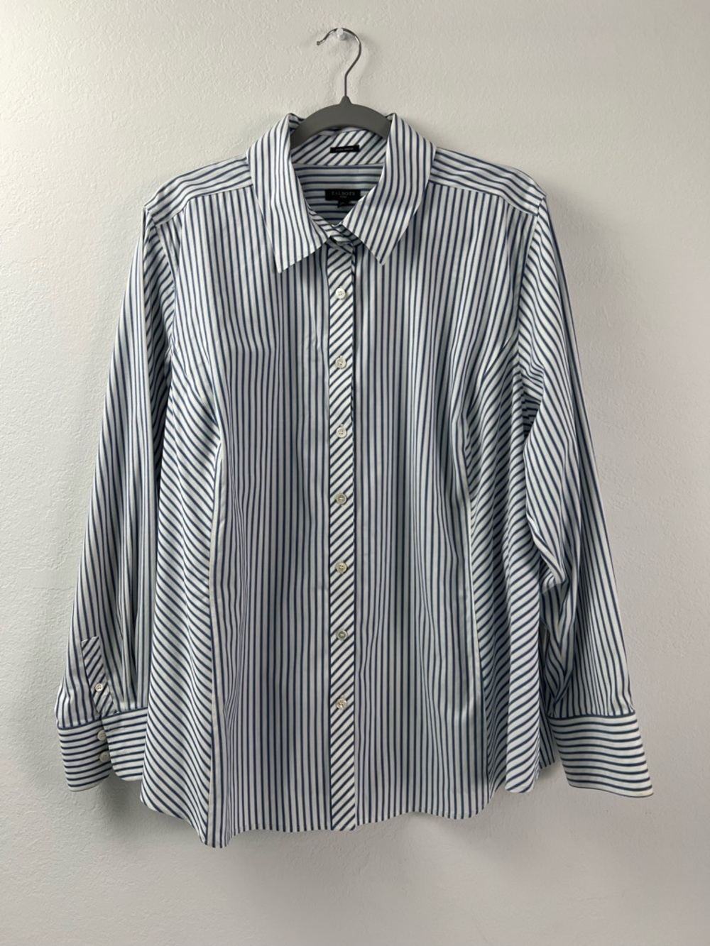 Talbots Blue & White Striped Cotton Spandex Wrinkle Resistant Vacation Work Top